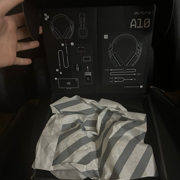 Logitech Astro A10 Gaming Headset - Picture 2 of 4